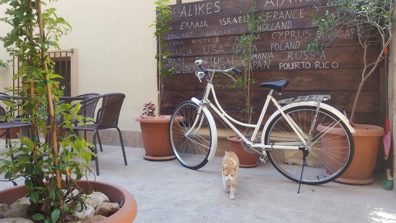 Alikes Apartments Close To International Airport And Rafina Port Loútsa Exterior foto