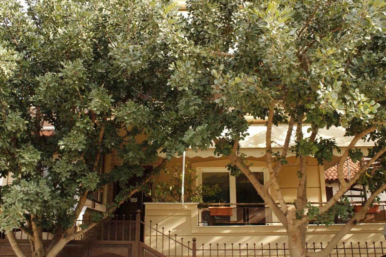 Alikes Apartments Close To International Airport And Rafina Port Loútsa Exterior foto